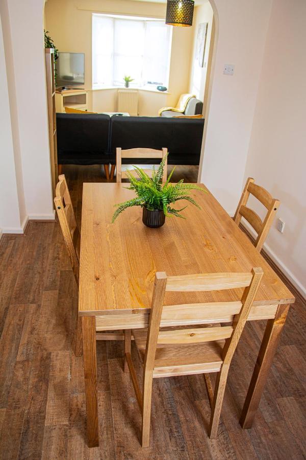 Cosy 3-Bed Home Close To City Centre Манчестер Экстерьер фото