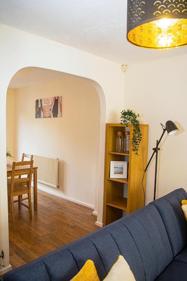 Cosy 3-Bed Home Close To City Centre Манчестер Экстерьер фото