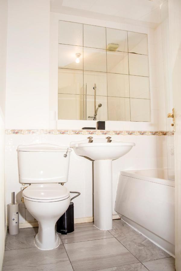 Cosy 3-Bed Home Close To City Centre Манчестер Экстерьер фото