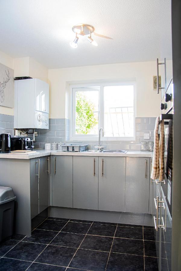Cosy 3-Bed Home Close To City Centre Манчестер Экстерьер фото